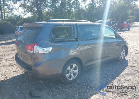 2013 Toyota Sienna Le V6 8 Passenger from USA, damaged, VIN 5TDKK3DCXDS368214